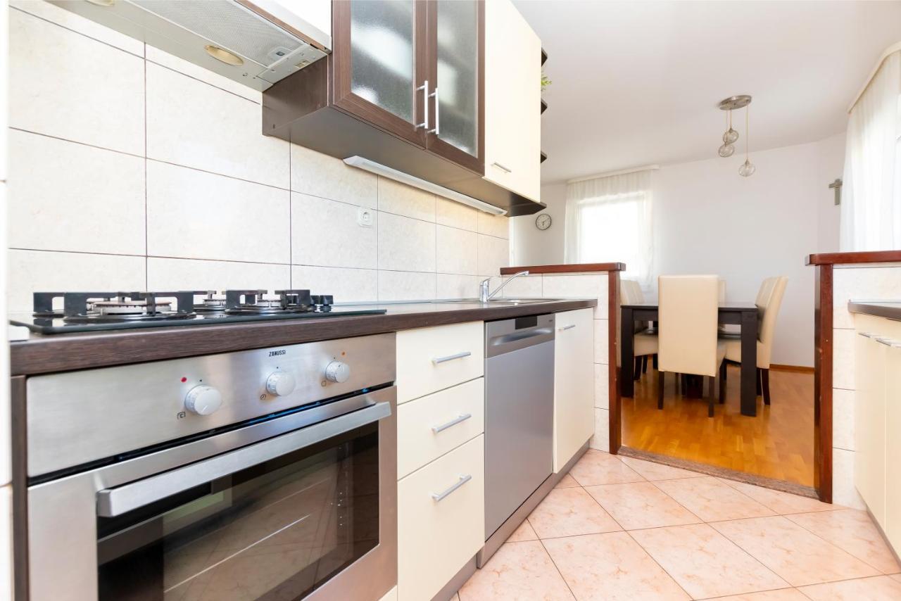 Apartment Pepalo,Omis Free Parking Exterior photo